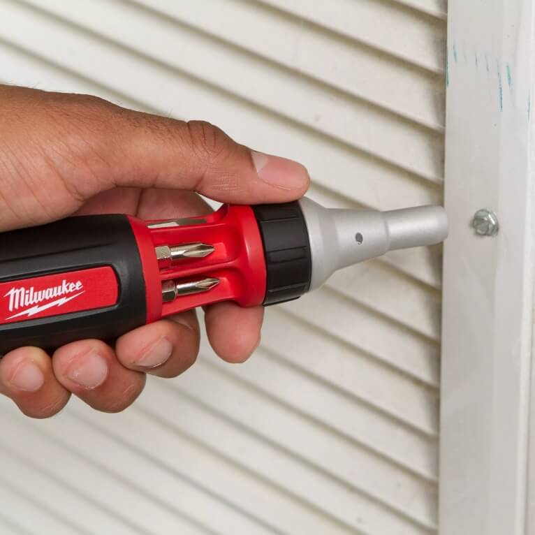 Milwaukee Multi-Bit Schraubendreher mit Ratsche 10in1