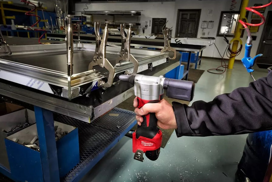 Milwaukee Akku-Blindnietgerät 12V BPRT-201X