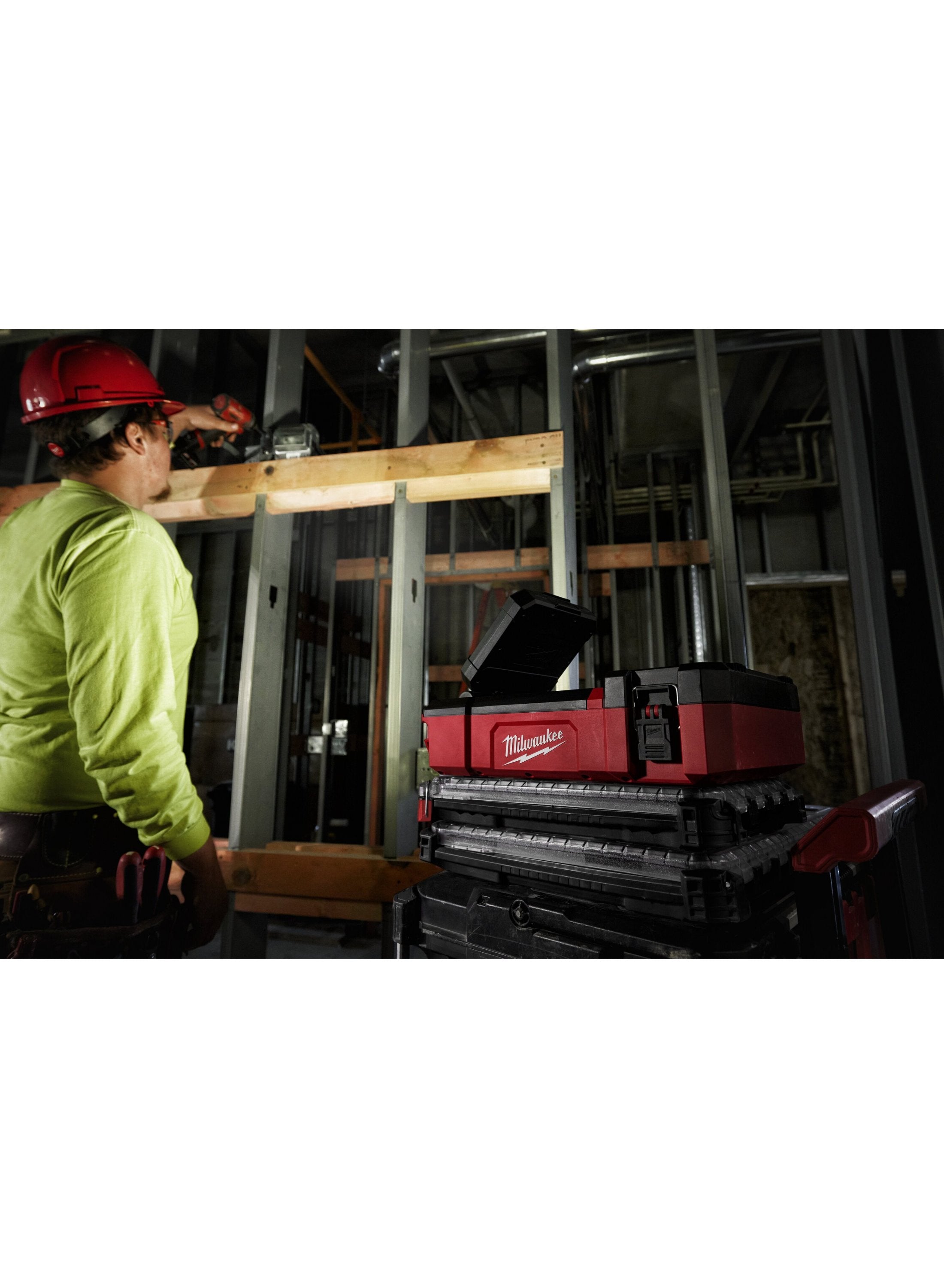 Milwaukee Akku-Leuchte Baustrahler LED PACKOUT M12 12V POAL-0