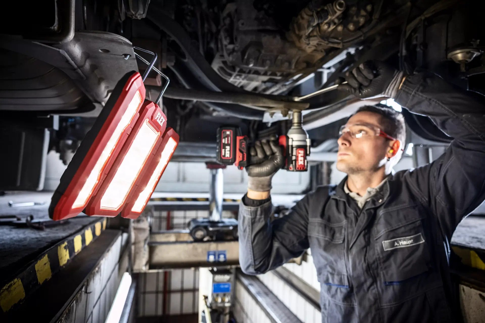 FLEX Cordless LED Work Light with Tripod 18V TL 4000 18.0/230 530375