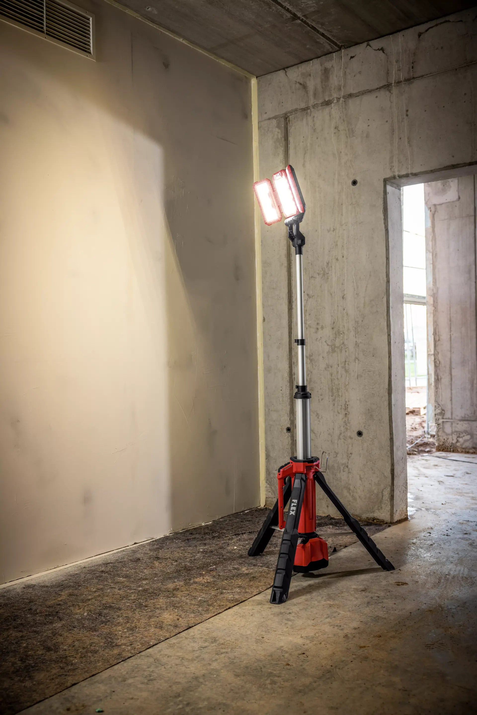 FLEX Cordless LED Work Light with Tripod 18V TL 4000 18.0/230 530375