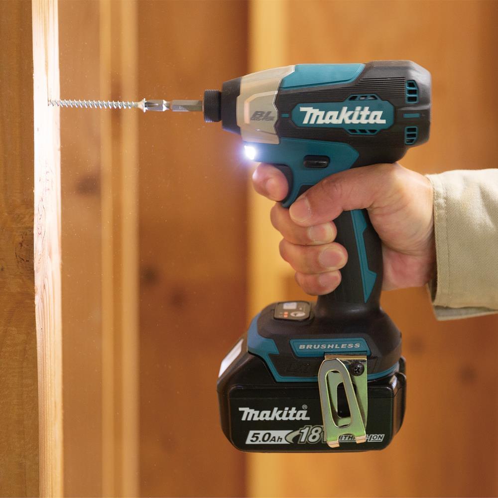 Makita Akku-Combo Set 18V DHR243 DGA504 DTD157 DDF482 VC2012 Kombihammer etc.