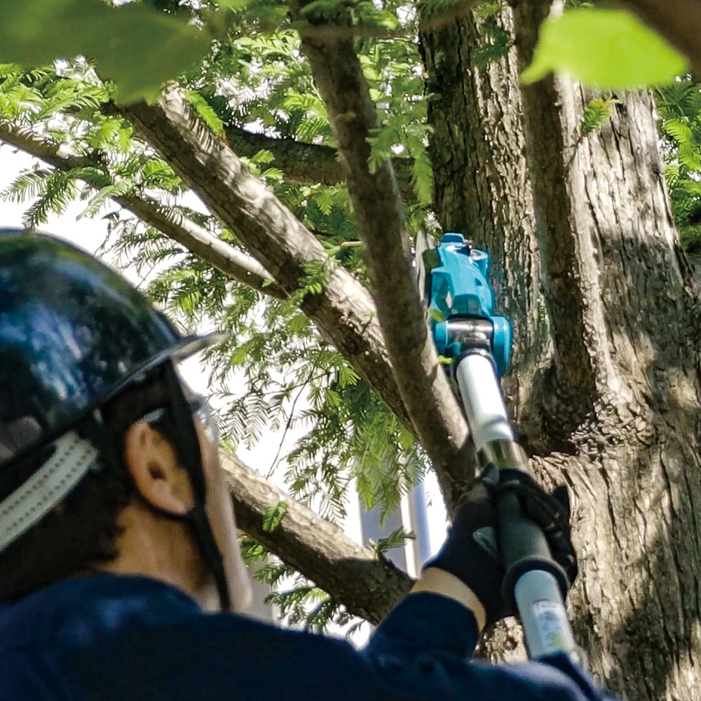 Makita 18V Cordless Pole Pruner DUA200RF1 1.62-2.52m + Battery Pack + Fast Charger