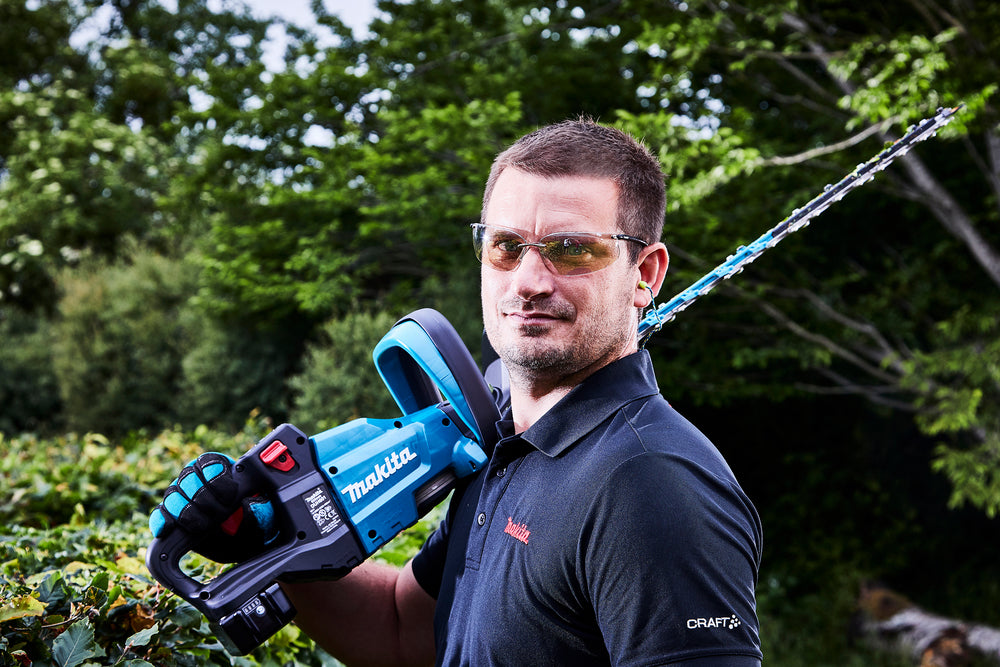 Makita 18V 60cm Cordless Hedge Trimmer DUH601RF1 + Battery Pack + DC18RC Fast Charger