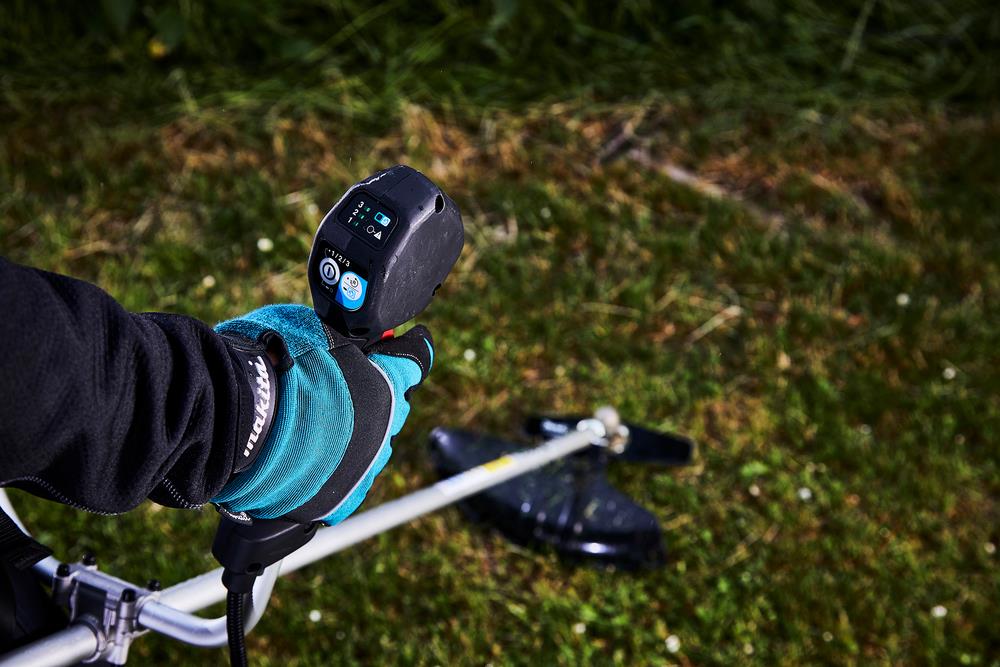 Makita Cordless Brushcutter 2x18V DUR369AZX6 43cm