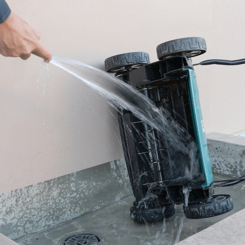 Makita cordless scarifier 18V DUV320RT LXT 32cm + 3Ah battery + DC18RC