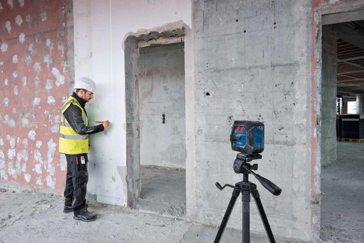 Bosch line laser cross line laser GLL 20-22 G green + tripod