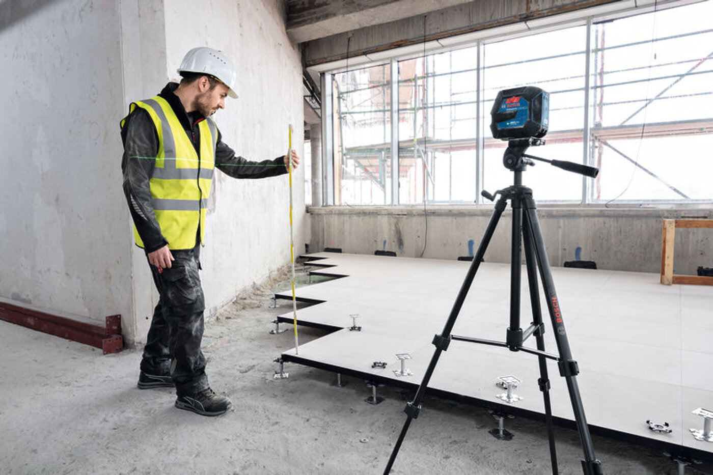 Bosch line laser cross line laser GLL 20-22 G green + tripod