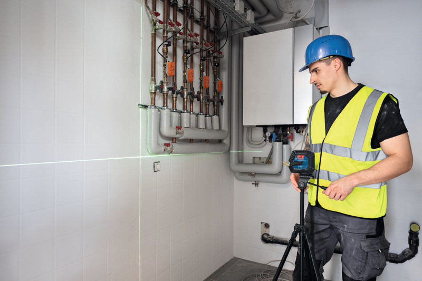 Bosch line laser cross line laser GLL 20-22 G green + tripod