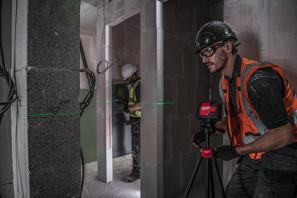 Milwaukee 4V Cordless Cross Line Laser L4CLLP-301C Green