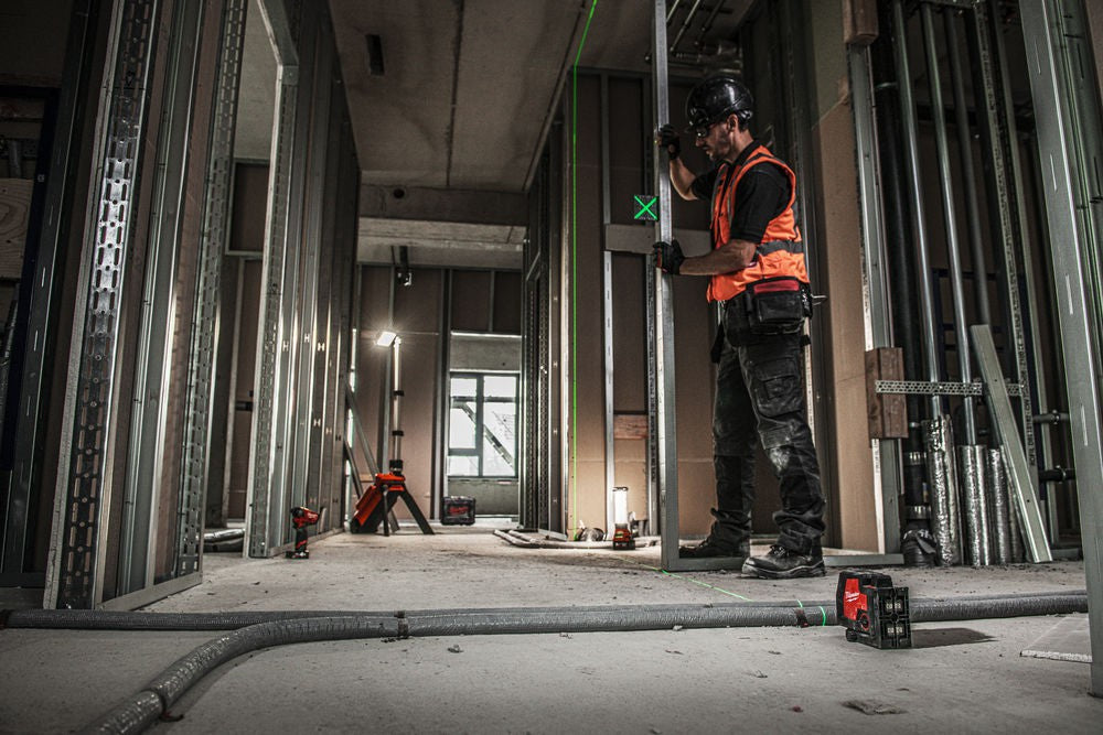 Milwaukee Akku-Kreuzlinienlaser L4 CLL-301C