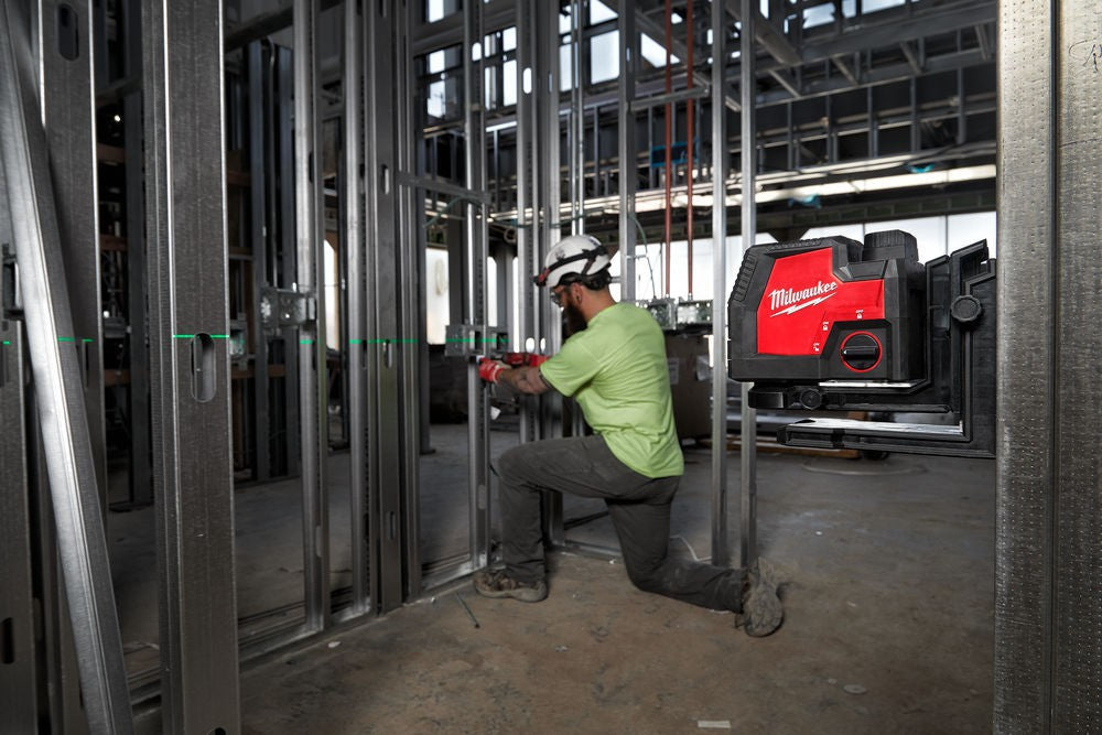 Milwaukee Akku-Kreuzlinienlaser L4 CLL-301C