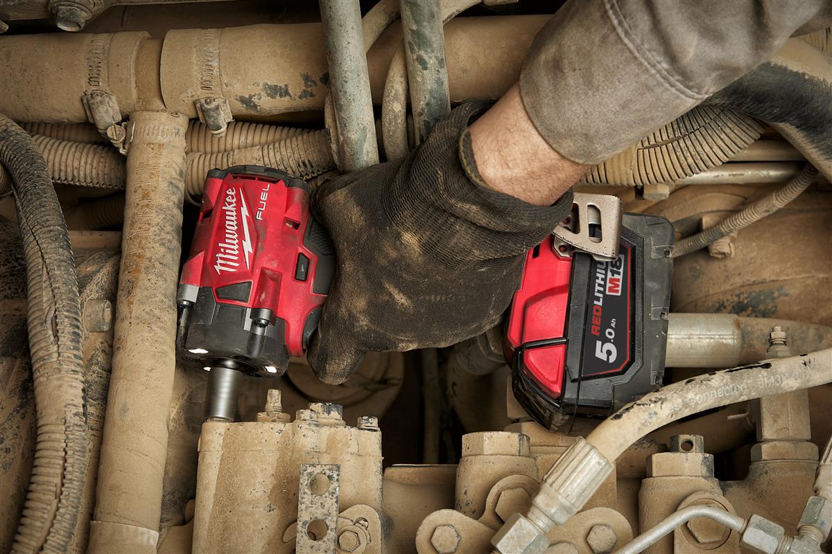 Milwaukee 18V Cordless Impact Wrench M18 FIW2F12-501