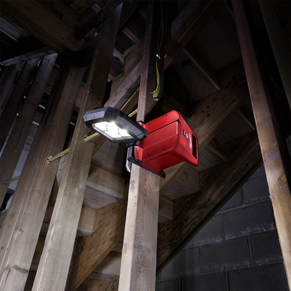 Milwaukee cordless construction spotlight 18V PAL 1500lm