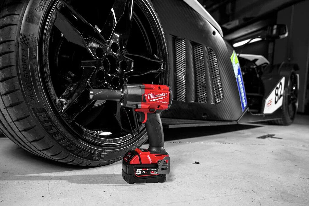 Milwaukee Akku-Schlagschrauber 18V FMTIW2F12-502X 1/2'' KFZ 881Nm