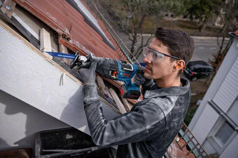 Bosch Akku-Säbelsäge 18V GSA 18V-28