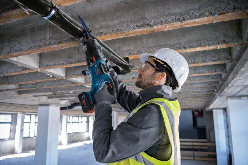 Bosch Akku-Säbelsäge 18V GSA 18V-28