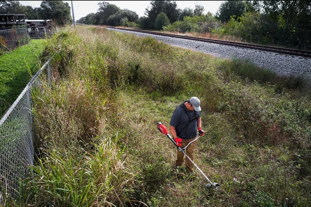 Milwaukee Akku-Freischneider Sense Trimmer 18V M18 FBCU-802