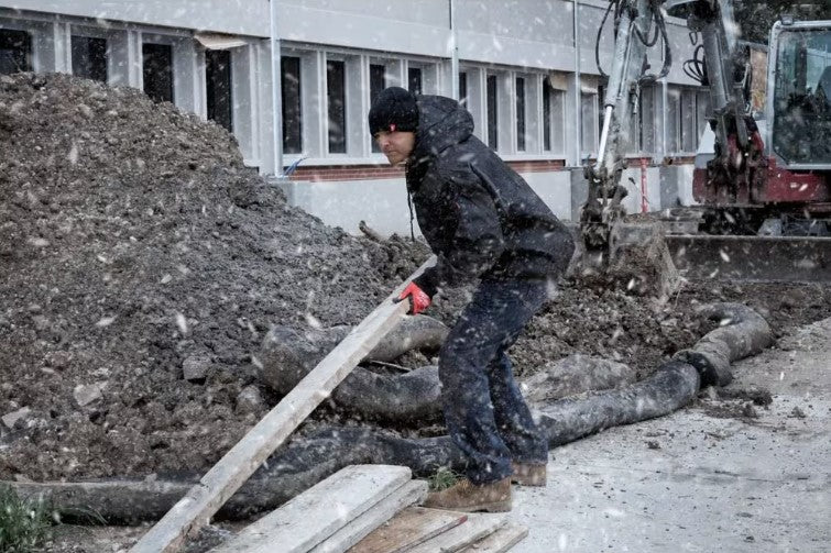 Milwaukee Mütze Wintermütze grau rot schwarz