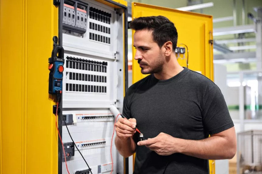 Bosch Strommesszange GMC 600-15 + MH 1 Professional 0601077601