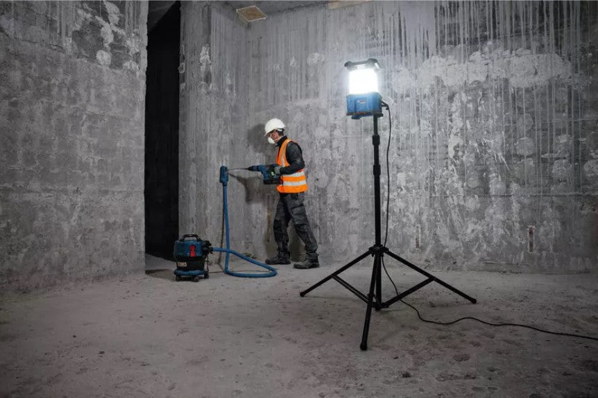 Bosch Akku-Baustrahler Bauleuchte LED 18V/230V GLA 18VH-7500 7500lm 06014A5000