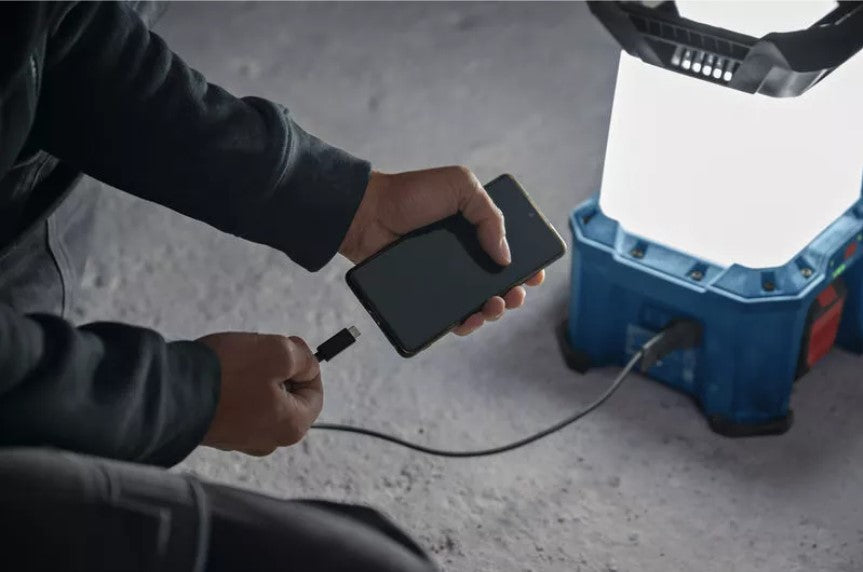 Bosch Akku-Baustrahler Bauleuchte LED 18V/230V GLA 18VH-7500 7500lm 06014A5000