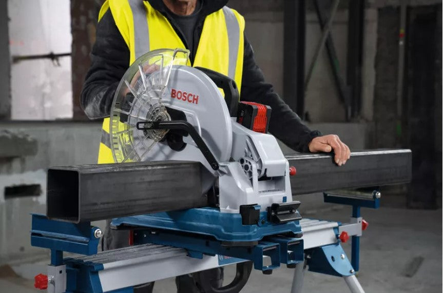 Bosch Metallhandkreissäge Trockenschneider Metallsäge GCD 18V-355 Professional