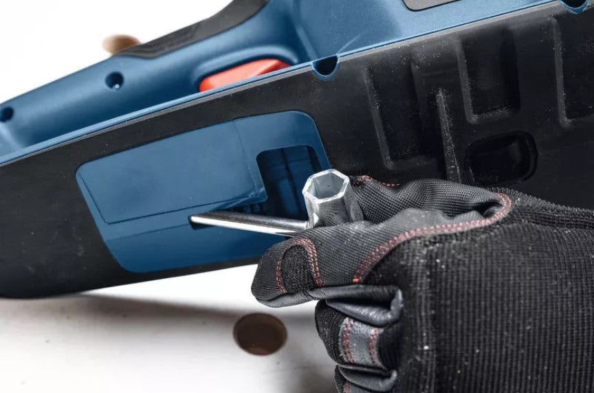 Bosch cordless chainsaw 18V GKE 18V-40 06008D3000