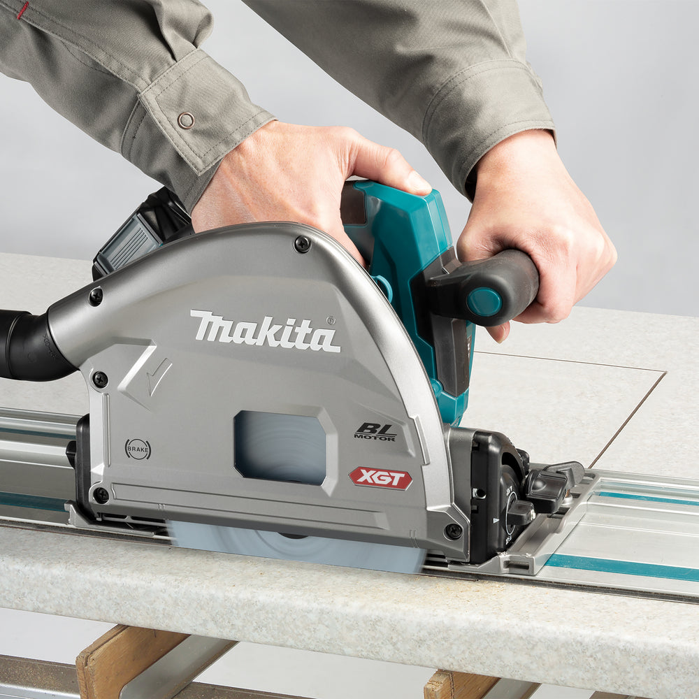 Makita Akku-Tauchsäge 40V Säge 56mm XGT SP001GZ03