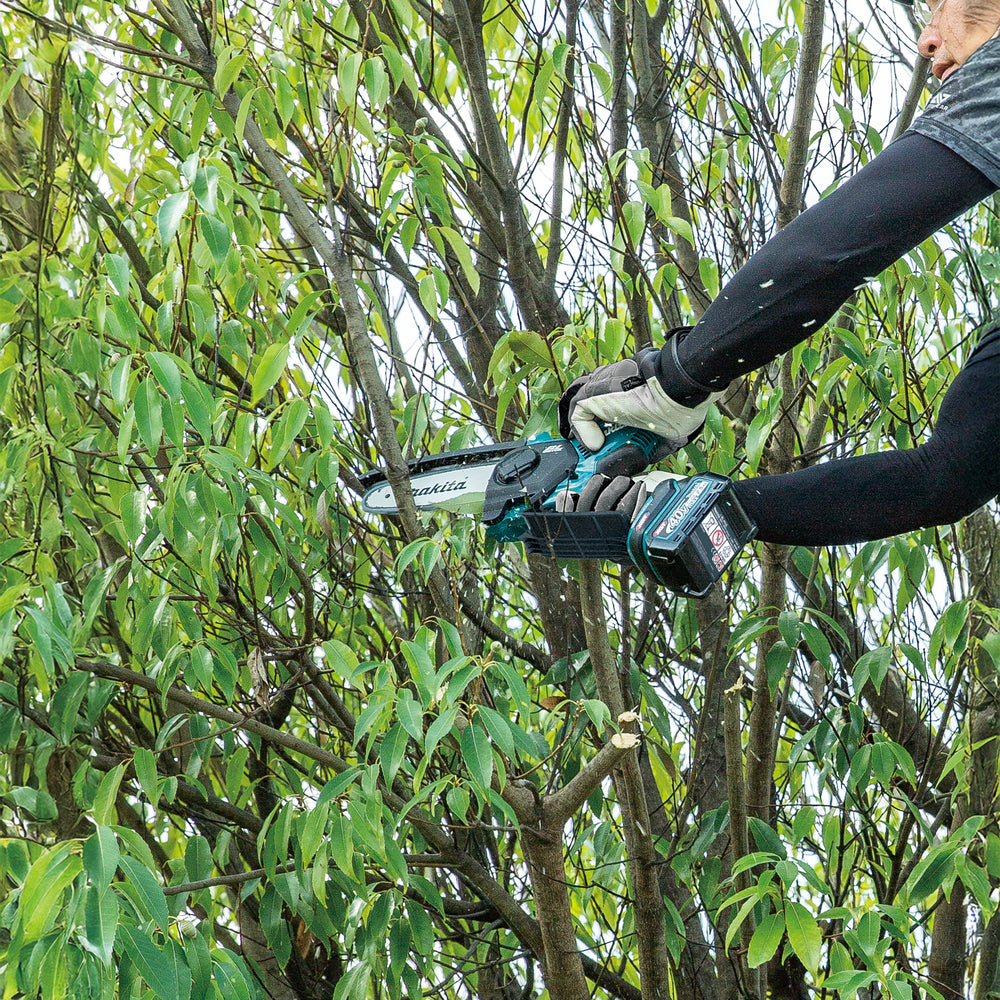 Makita Akku-Astsäge Kettensäge Motorsäge Säge 40V UC029GZ